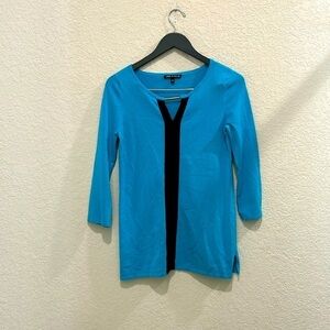 Blue and black cable and gauge size small